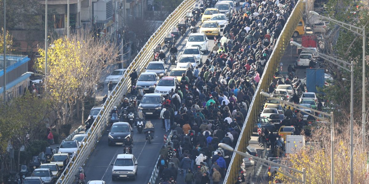 AFP__20251229__898K4ZR__v1__HighRes__IranPoliticsEconomyDemo-1767163693.jpg - RevistaPolitica