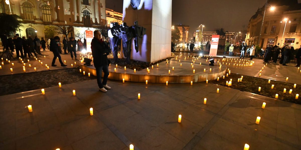Bucureștenii comemorează 36 de ani de la Revoluție: Candele și - RevistaPolitica