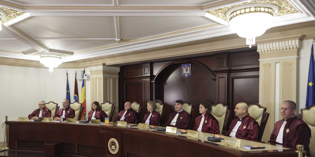 Pensiile speciale ajung din nou pe masa Curții Constituționale. Ce prevede proiectul atacat de instanța supremă la CCR