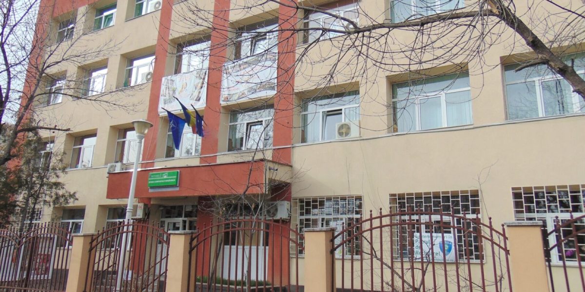 scoala-12-1600x1200-1.jpg - RevistaPolitica