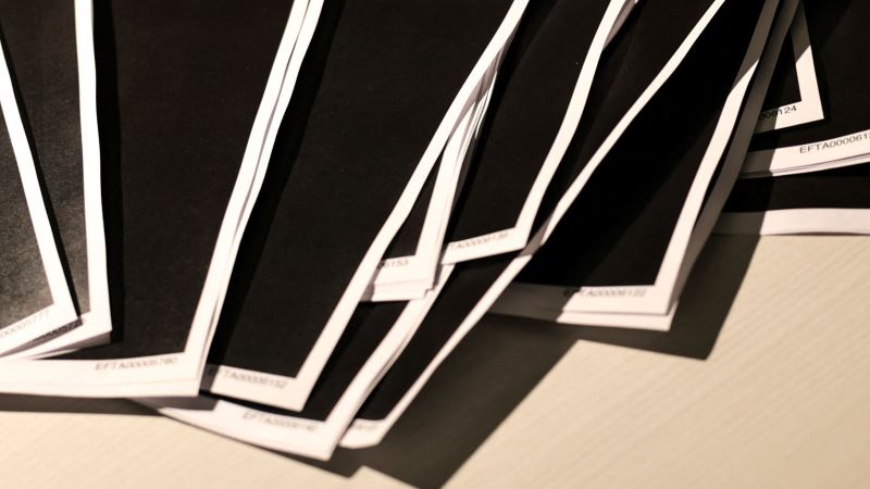 2025-12-19t230319z-1099847490-rc2yjiay5a6z-rtrmadp-3-usa-trump-epstein-files.JPG - RevistaPolitica