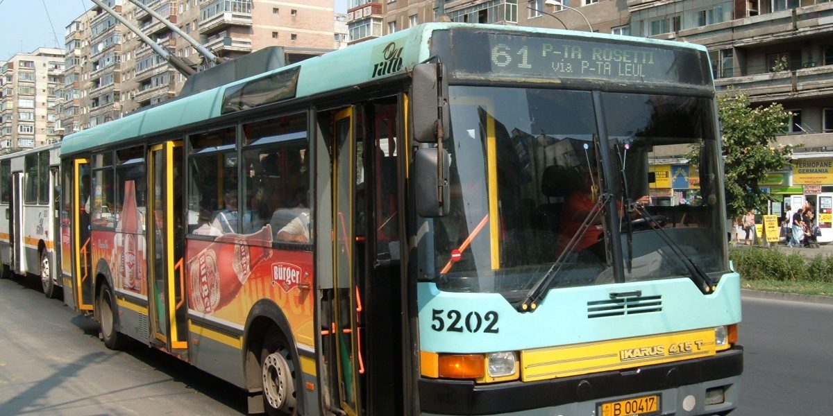 5202-61_5.jpg - RevistaPolitica