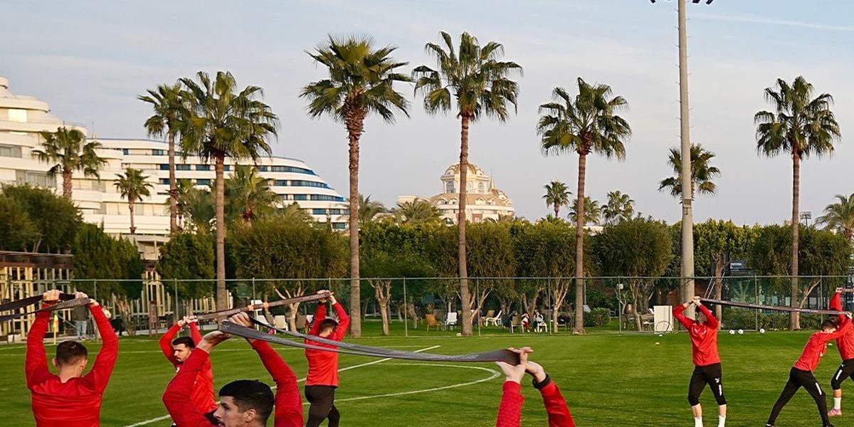 Antrenament-Dinamo.jpeg - RevistaPolitica