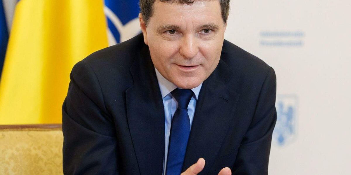 Avioane F/A-18 elvețiene escortează aeronava președintelui român în „misiune live” - RevistaPolitica