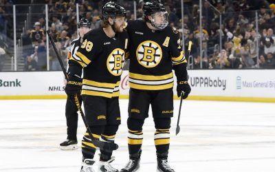 Bruins score 3 in 54 seconds, hold on to defeat Golden Knights