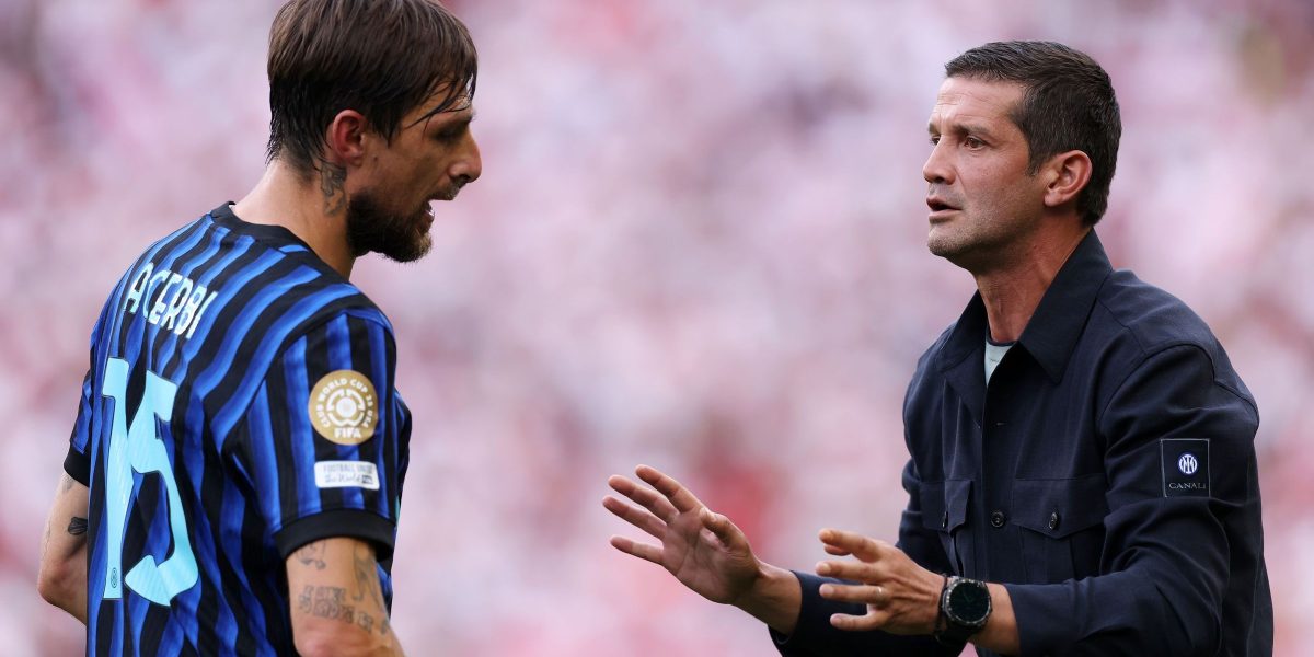 Chivu, dispus să-și trimită unul dintre veterani la Al Hilal pentru a-l transfera pe Cancelo la Inter