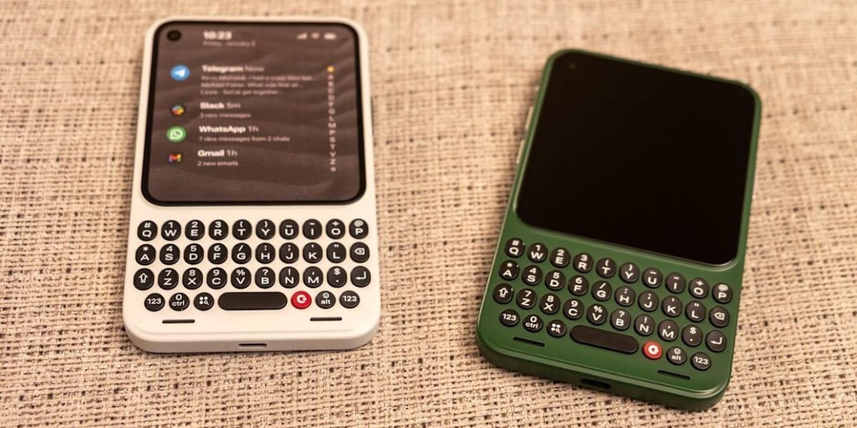 Clicks-Communicator.jpg - RevistaPolitica