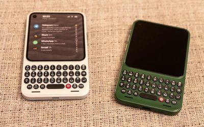 Clicks-Communicator.jpg - RevistaPolitica