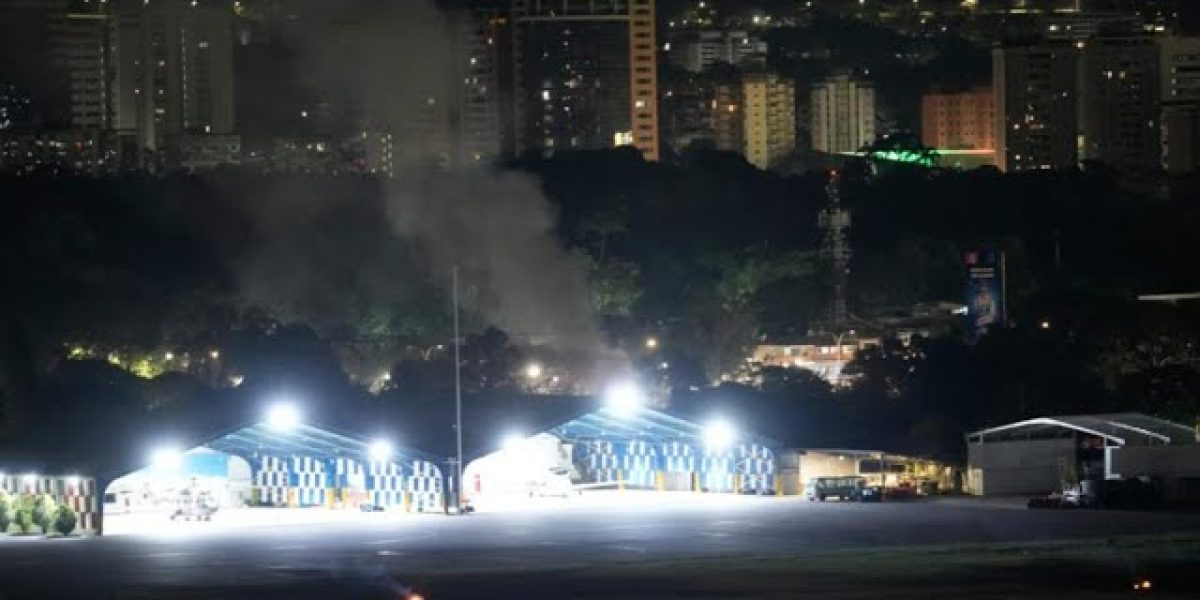 reportan explosiones y aviones militares en Caracas en medio del pulso con EEUU