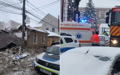 Explozie puternică la sediul Poliției Rutiere din Lugoj. Două persoane cu arsuri, transportate la spital