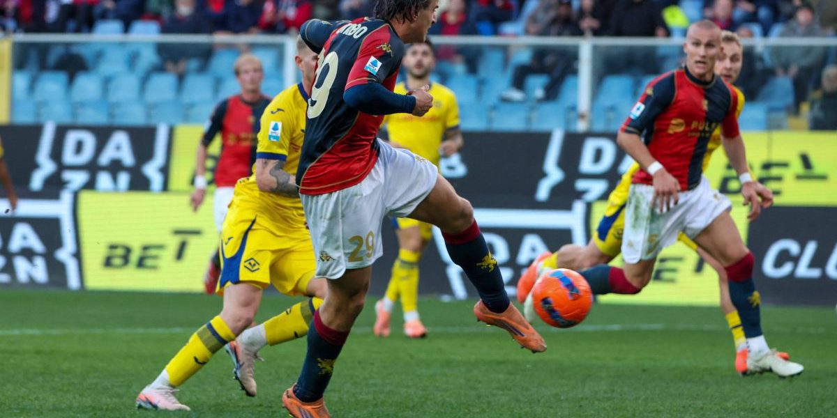 Două goluri în prima repriză din Genoa