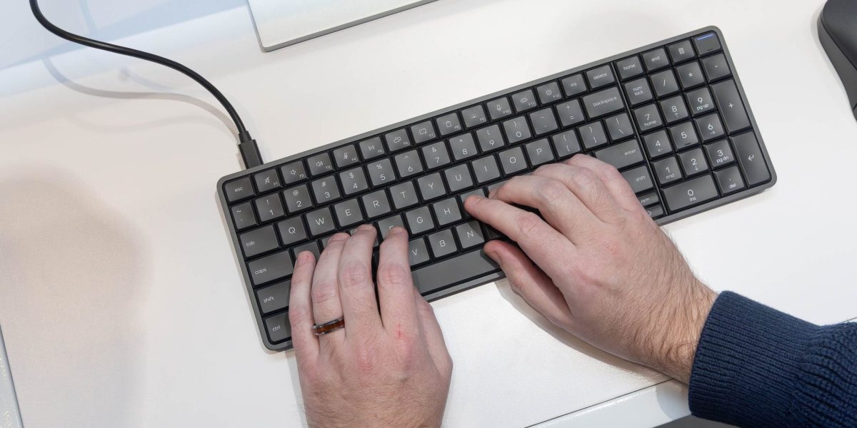 HP-EliteBoard-G1a-scaled.jpg - RevistaPolitica