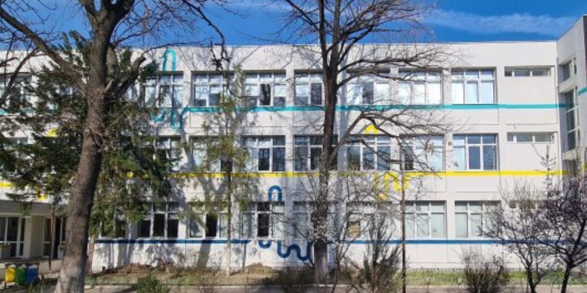 Liceul-Nikola-Tesla.jpg - RevistaPolitica