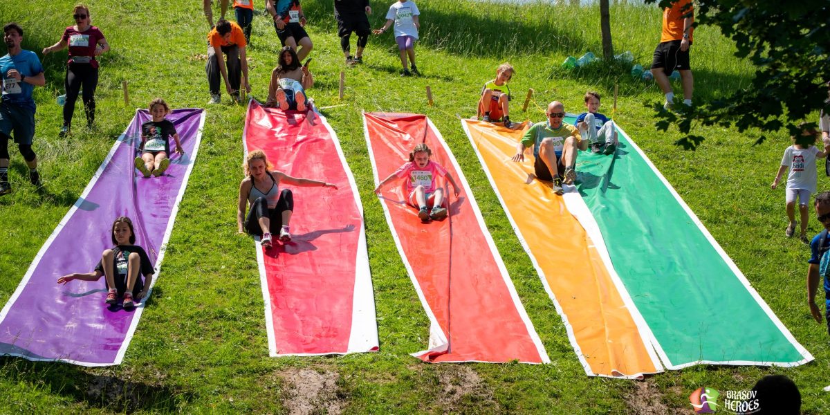 Obstacol-tobogan-cursa-familiilor-BVH-2025.jpeg - RevistaPolitica
