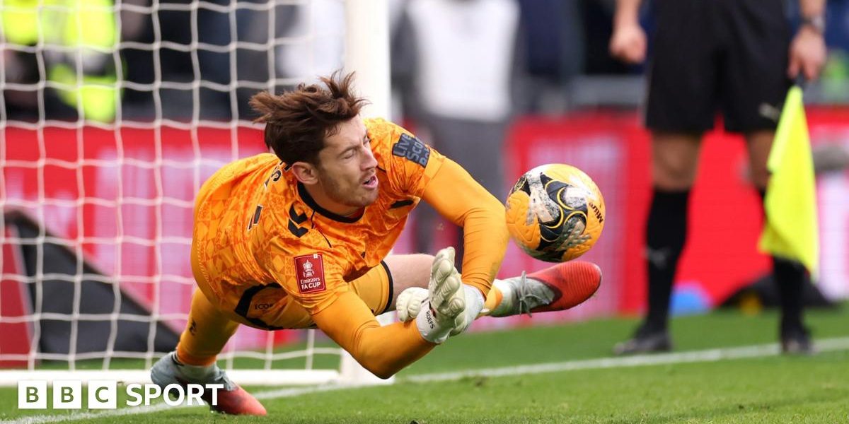 Everton 1-1 Sunderland (0-3 on penalties): Robin Roefs saves three in shootout for Black Cats