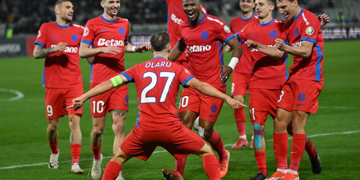 Surpriza-Cine-s-a-urcat-in-avionul-FCSB-pentru-Zagreb-scaled.jpg - RevistaPolitica