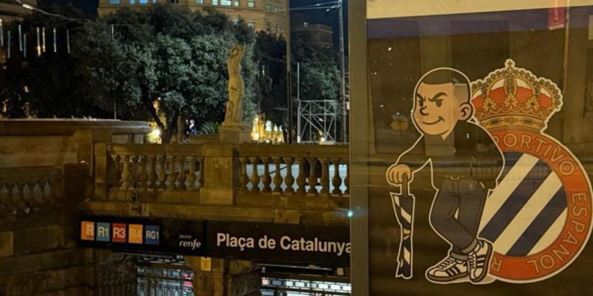 Así 'calienta' el derbi la Curva del Espanyol por toda la ciudad de Barcelona