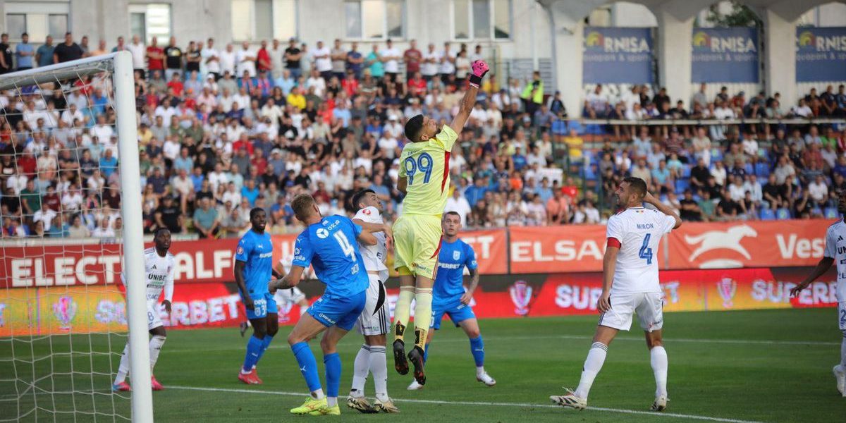 După Dinamo și Rapid, încă un club de la vârful Superligii are DEFICIT de 4 milioane de euro