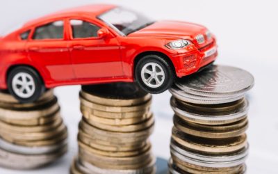 car-insurance_small-red-car-stack-increasing-coins_photo-from-freepik.jpg - RevistaPolitica