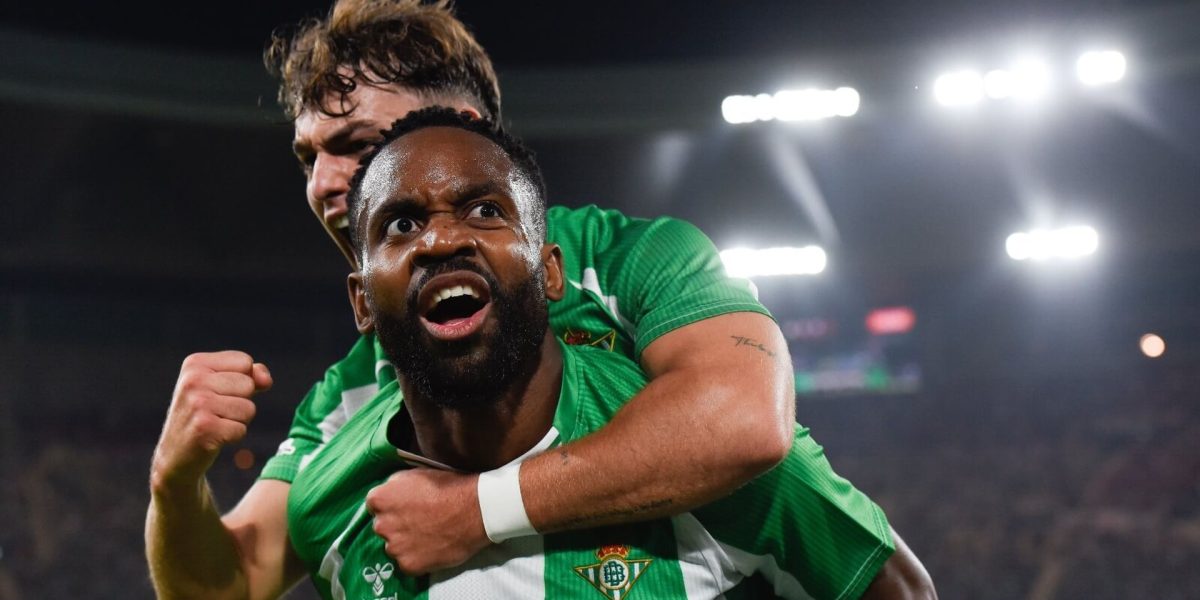 cedric-bakambu-celebra-un-gol-en-la-europa-league-16-9-aspect-ratio-default-0_da39.jpg - RevistaPolitica