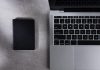 flat-lay-storage-device-laptop-assortment-scaled.jpg - RevistaPolitica