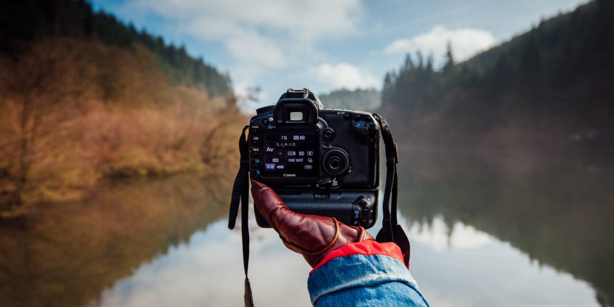 ghid-foto-scaled.jpg - RevistaPolitica