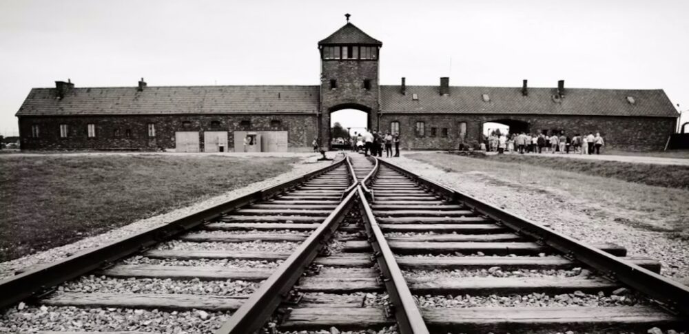 instagram-zdjecia-auschwitz-birkenau-1180x541-1-1000x485.jpg - RevistaPolitica