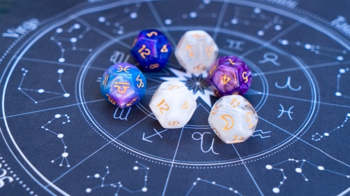 shutterstock-neirfy-horoscope-zodiac-circle-with-divination-dice_18493100.jpg - RevistaPolitica