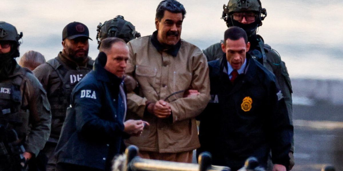„Sunt un președinte răpit. Sunt prizonier de război”. Nicolas Maduro, prima înfățișare în instanță. Când va fi audiat din nou