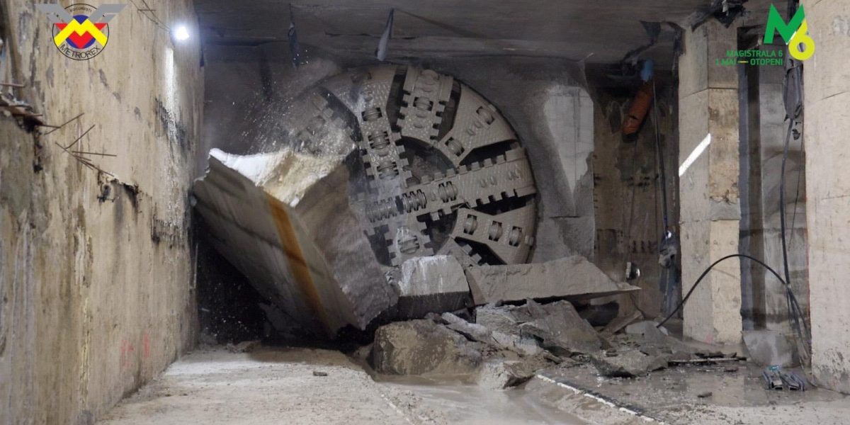 Metrorex a anunţat că scutul de forare „Sfânta Maria” a ajuns la Gara Băneasa. Tunelul realizat până acum a trecut de 2km