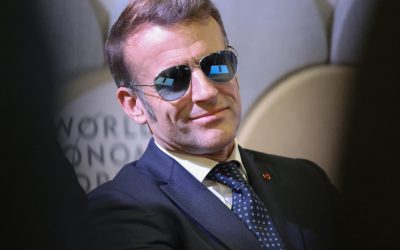 „Ochiul tigrului”. Povestea din spatele ochelarilor de soare ai lui Emmanuel Macron de la Davos