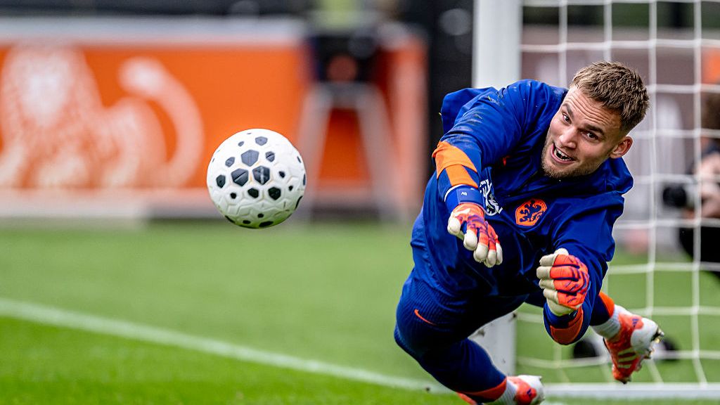 Chelsea și Bayern Munchen se luptă pentru transferul unui portar olandez din Premier League