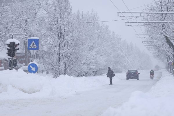 INSTANT_ZAPADA_BUCURESTI_00_INQUAM_Photos_Octav_Ganea.jpg - RevistaPolitica