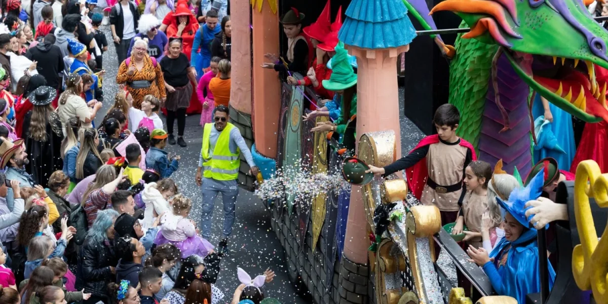 Imagen-de-archivo-de-una-Cabalgata-Infantil.webp.webp - RevistaPolitica