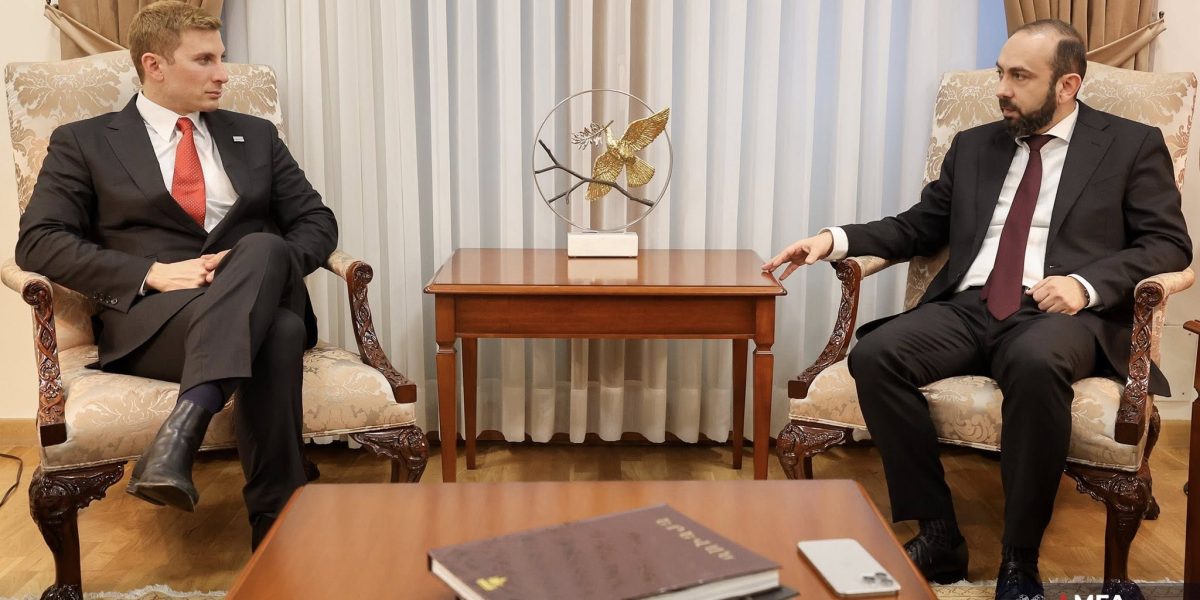 Jacob-Helberg-Ararat-Mirzoyan.jpg - RevistaPolitica