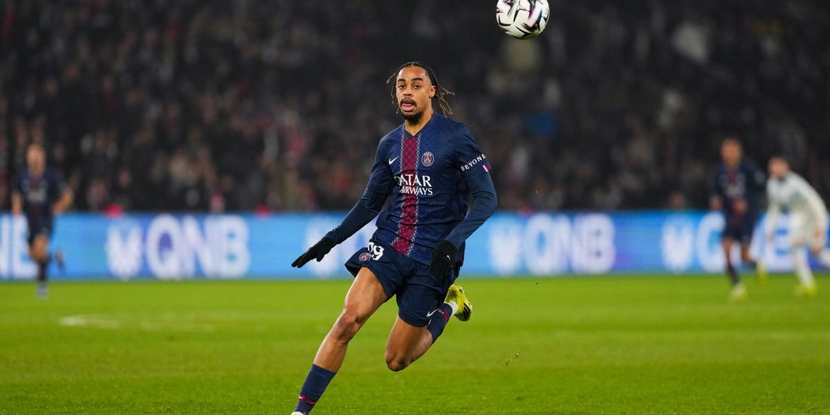 Le PSG valide un départ… avec Bradley Barcola ?