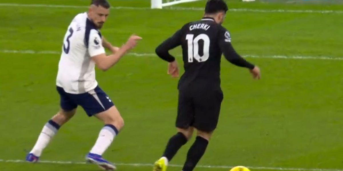 LIVE Radu Drăgușin este titular în Tottenham