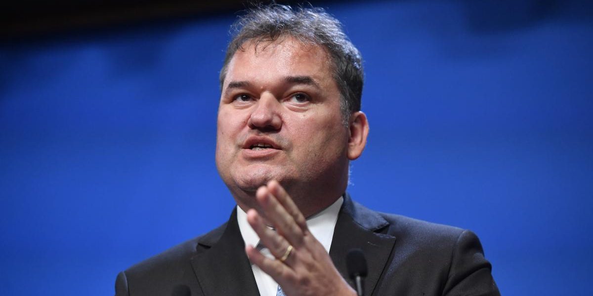 cseke attila intr o conferinta de presa la guvern