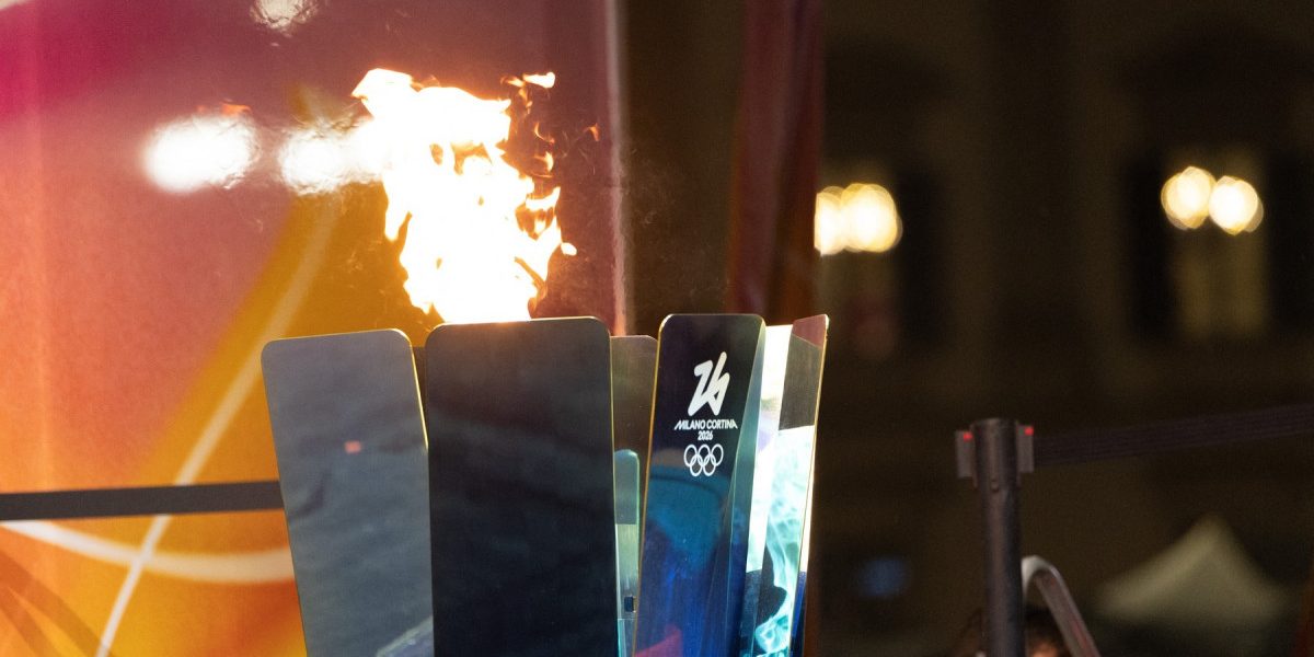 aD02MzAmemM9MSZoYXNoPTVhZjAwMGQ4OWJhZDljY2QzNDQ0OWRhOTkzZjUyZTg0.thumb_.jpg - RevistaPolitica