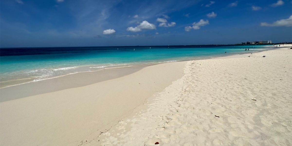 aruba-eagle-beach-sand.jpg - RevistaPolitica