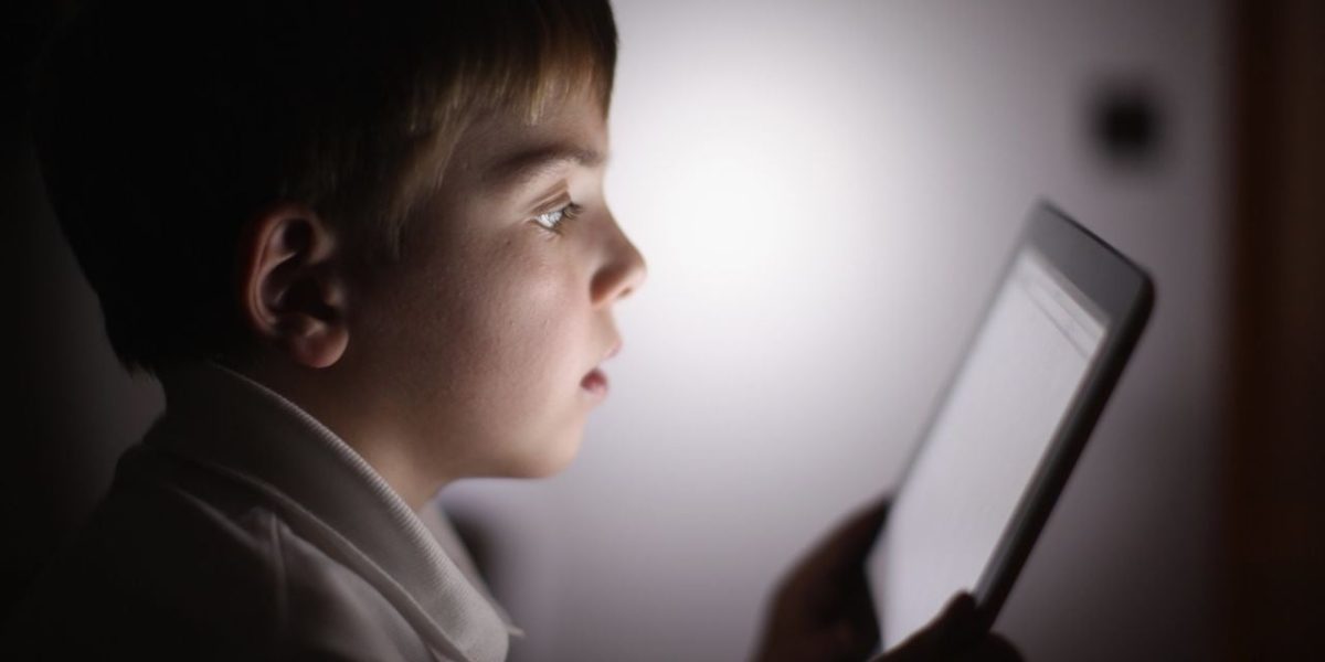 copil-cont-android.jpg - RevistaPolitica