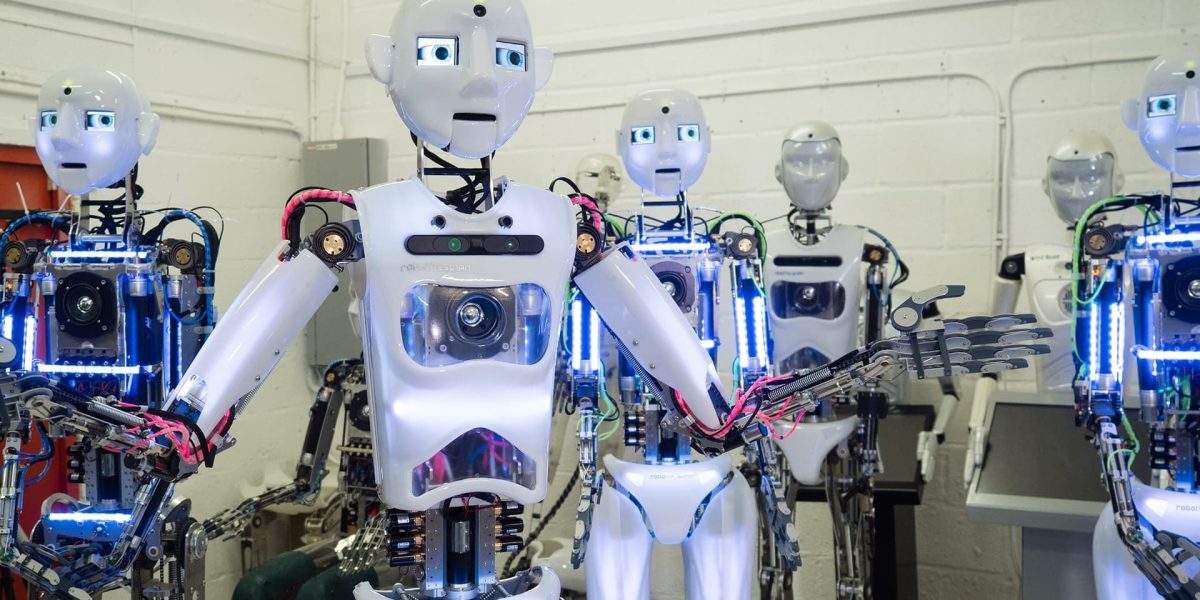 fabrica-de-roboti.jpg - RevistaPolitica