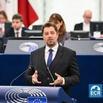 claudiu-tarziu-sigla-ecr_Q6tcs.webp.webp - RevistaPolitica