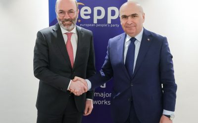 Prim-ministrul Ilie Bolojan a discutat la telefon cu Manfred Weber, șeful Partidului Popular European (PPE), căruia i-a mulțumit pentru sprijinul și colaborarea de la nivel european