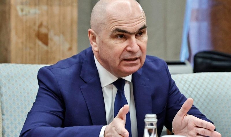 Premierul Ilie Bolojan își asumă responsabilitatea pentru deciziile cu impact negativ, avertizând asupra riscului unui vot „antisistem” la viitoarele alegeri, în cazul în care nu sunt implementate reforme reale