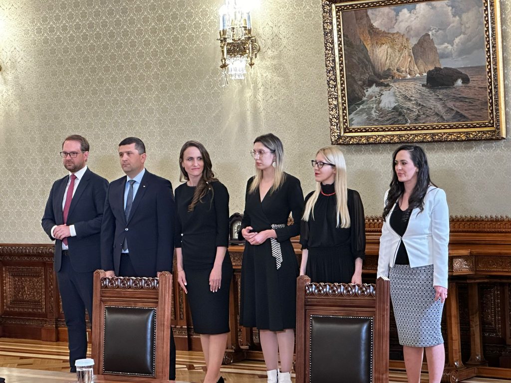USR a demarat consultări cu președintele Nicușor Dan, discuțiile având loc pe fondul crizei politice accentuate de retragerea sprijinului PSD pentru premierul Ilie Bolojan