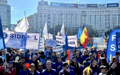 Sindicaliștii MERIDIAN blochează Piața Victoriei. Protest de Ziua Siguranței la Muncă