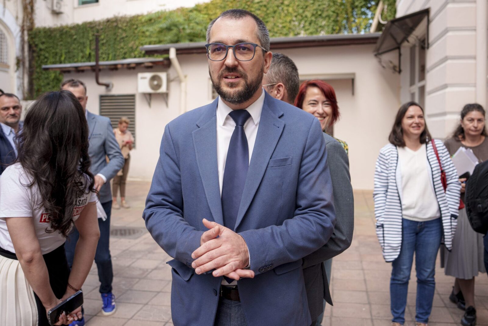 Scandalul „Pfizer” continuă să agite apele în spațiul public, cu schimburi de replici acide între reprezentanți ai guvernului și foști miniștri
