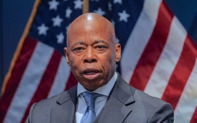 Fostul primar al New York-ului, Eric Adams, a primit cetățenia albaneză, decizia fiind luată printr-un decret semnat de președintele Albaniei, Bajram Begaj