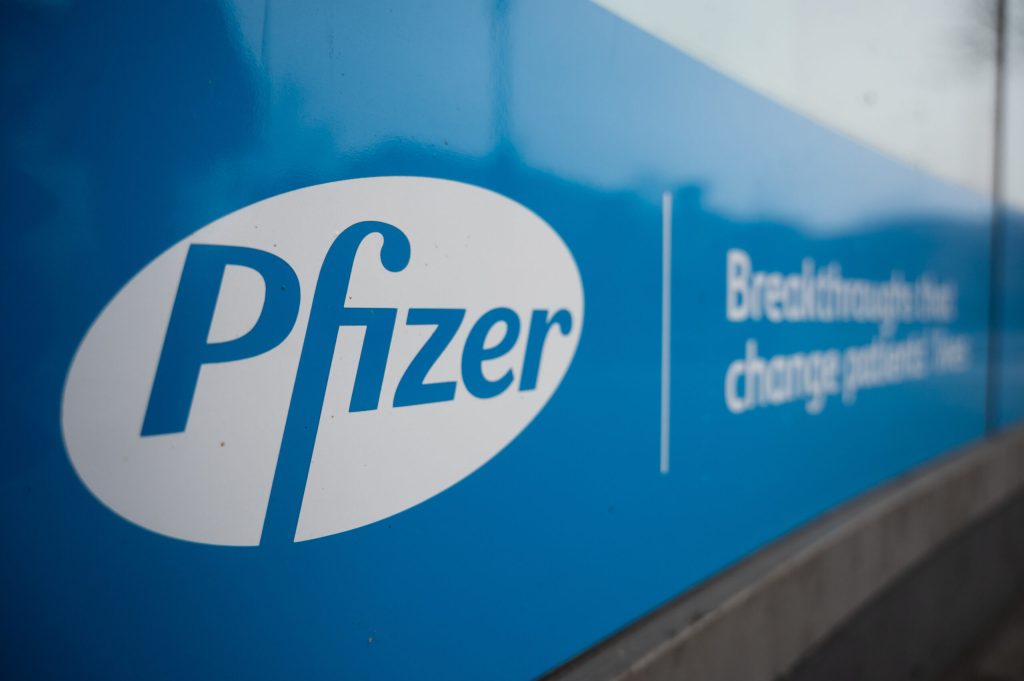 Partidul Oamenilor Tineri vine cu propuneri pentru Guvernul Bolojan în legătură cu recuperarea banilor de la Pfizer Partidul Oamenilor Tineri (POT) a anunțat că oferă sprijin Guvernului condus de Ilie Bolojan, în contextul discuțiilor despre sumele pe care România ar trebui să le plătească companiei farmaceutice Pfizer